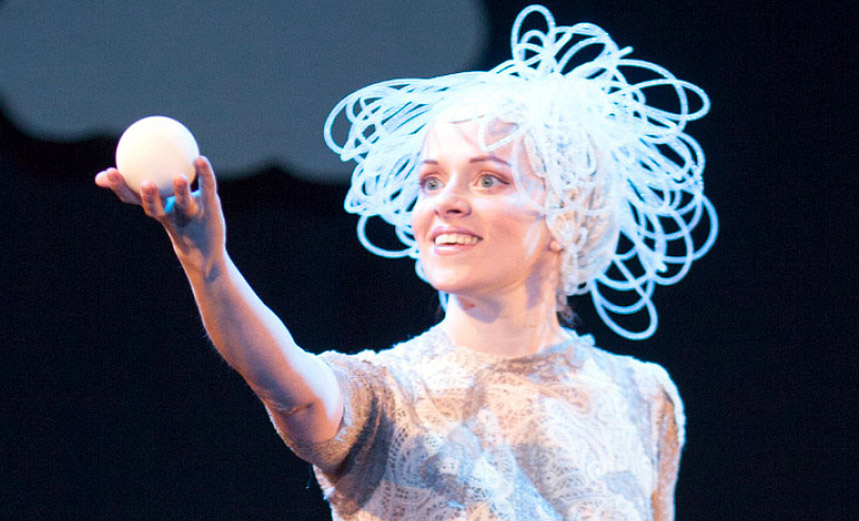 Картонный человечек и Мотылек