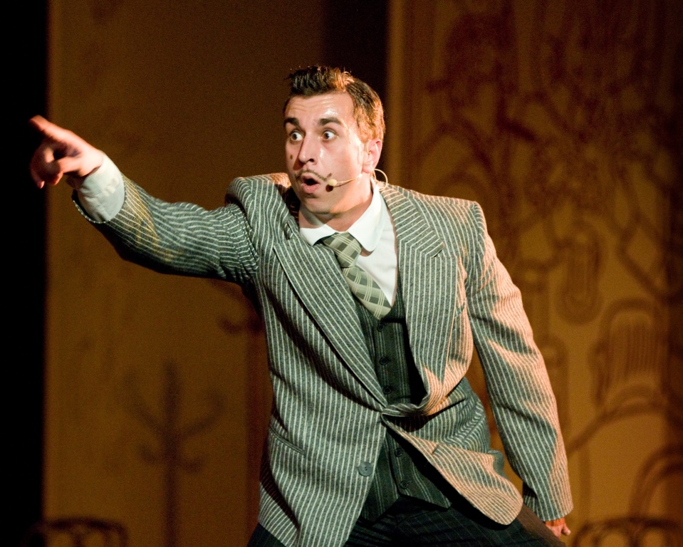 Роман Богданов